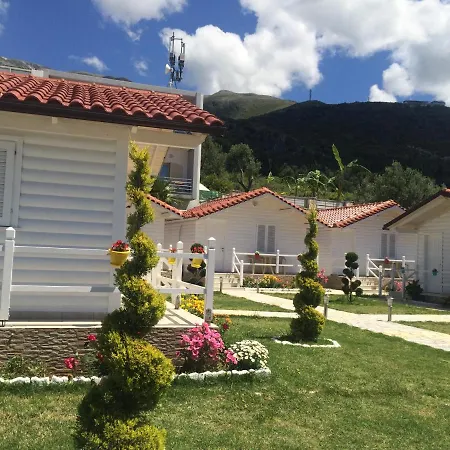 Vela E Bardhe Lodge *