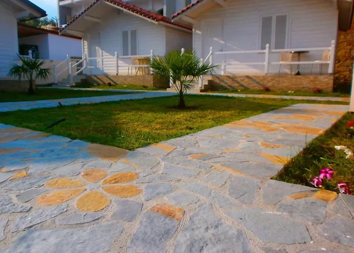 Vela E Bardhe 山林小屋 *