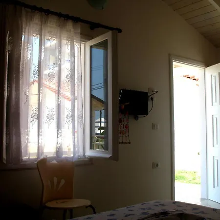Vela E Bardhe Lodge *