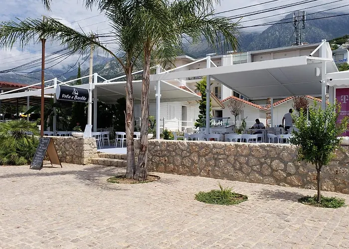 Vela E Bardhe Lodge *