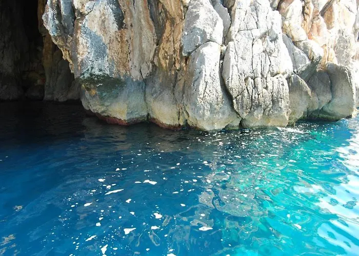 Vela E Bardhe * Dhërmi