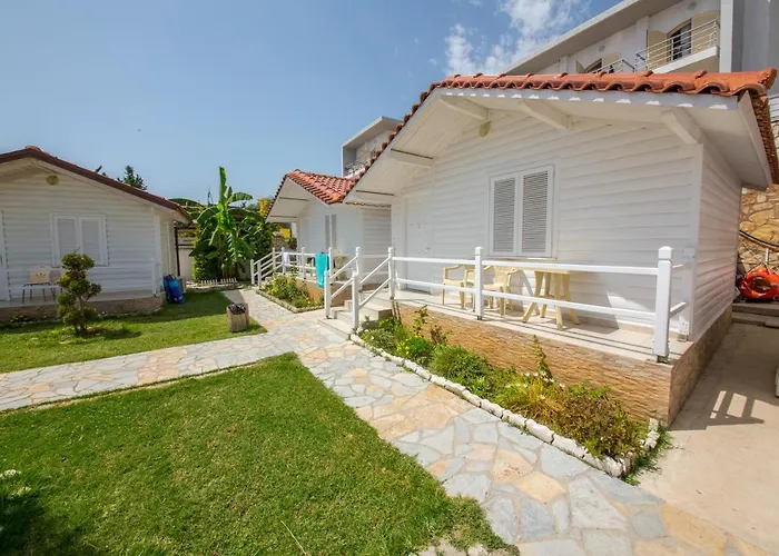 Lodge Vela E Bardhe *